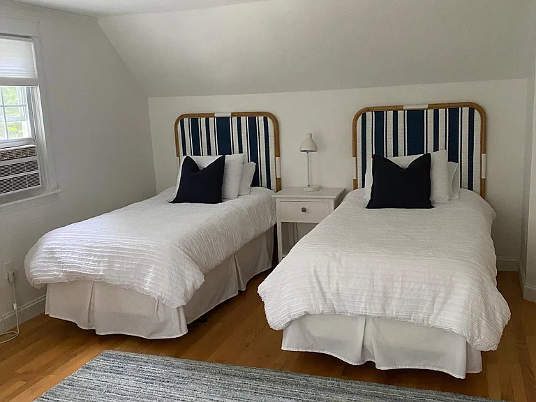 Upstairs twin bedroom