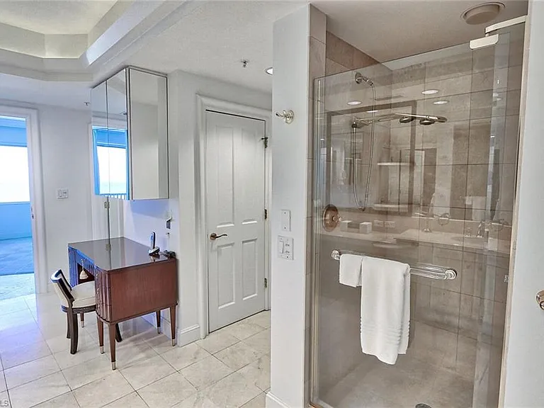 8665 Bay Colony Dr #901 — Photo 18