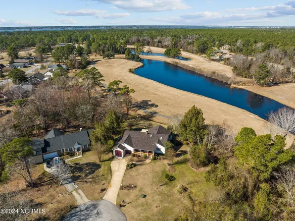 5700 Sloop Court, New Bern, NC 28560