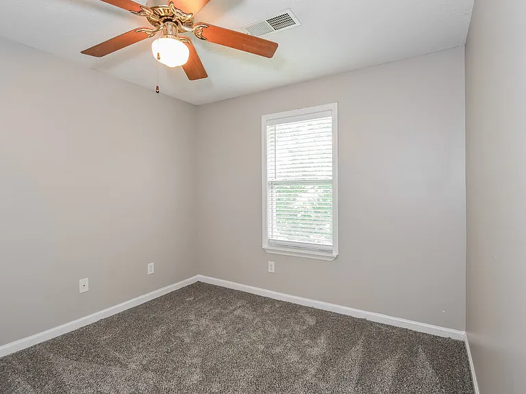 2740 Lakeside Trl — Photo 13