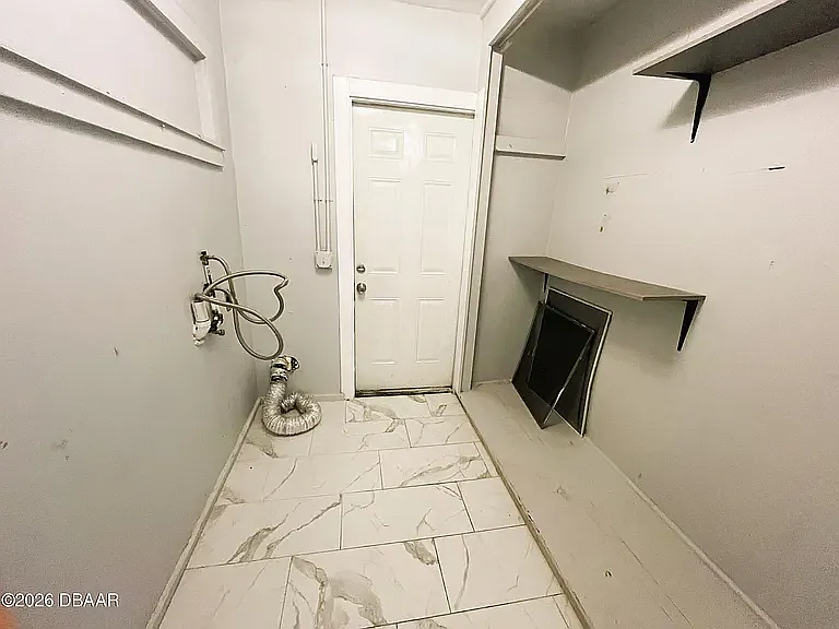 318 Hobart Ave — Photo 28