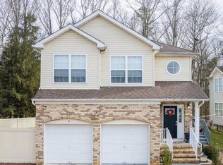 7 Fitzgerald Pl, Old Bridge, NJ 08857