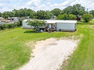 133 N Comanche Dr, De Leon, TX 76444