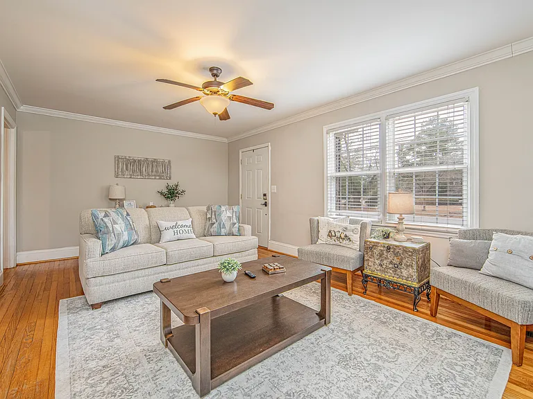 606 Poole Dr — Photo 3