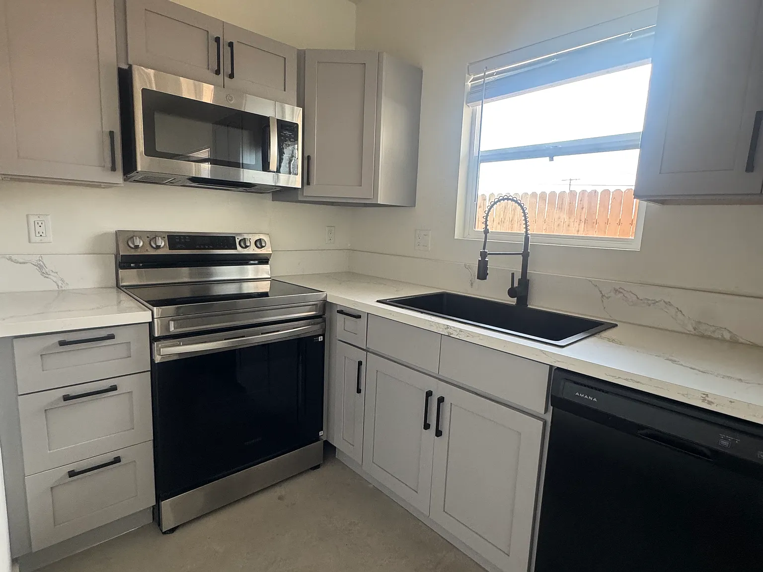 2 bed, 700 sqft, $1,400 — Photo 4