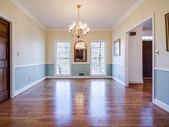 3rd image of 71 Parkstone Ct