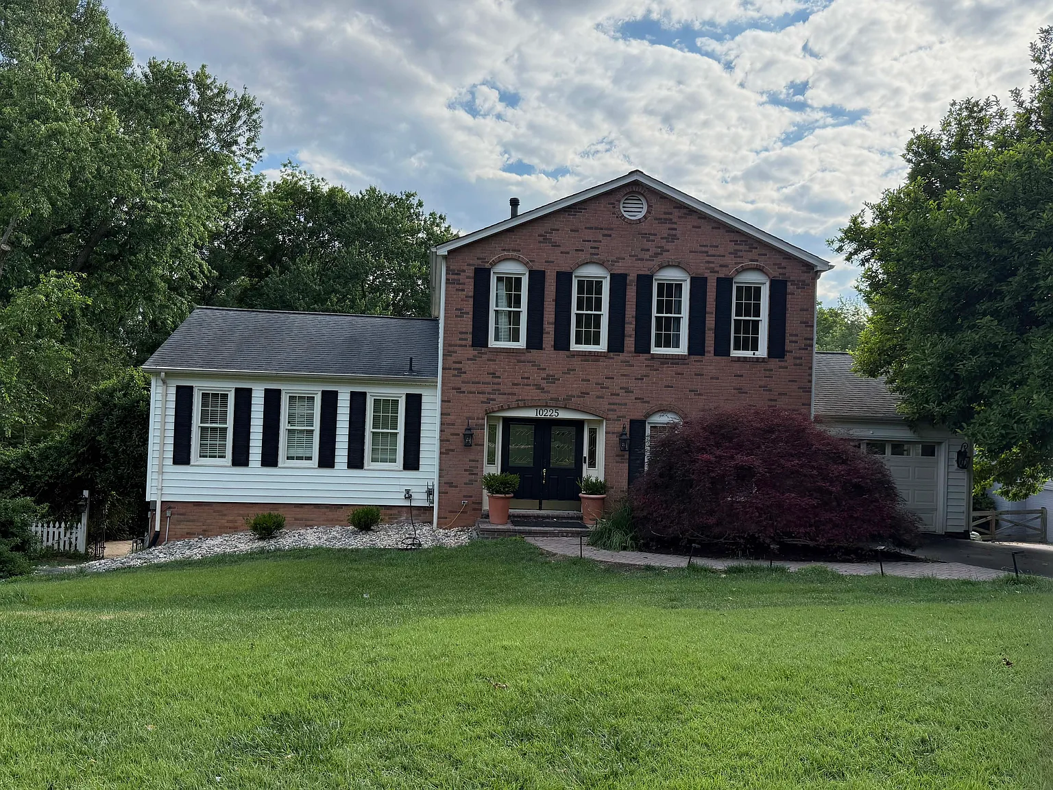 5 bed, 3.5 bath, 3800 sqft, $7,495 — Photo 2
