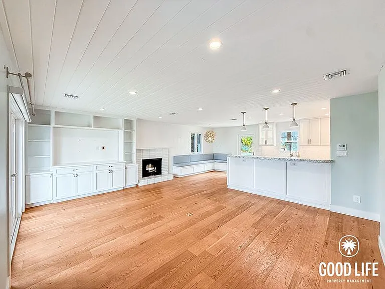 2151 Cambridge Ave — Photo 3
