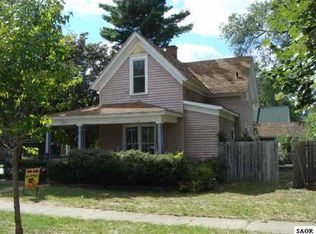 214 S State St, Owosso, MI 48867