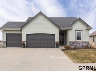 17586 Taylor St, Omaha, NE 68116