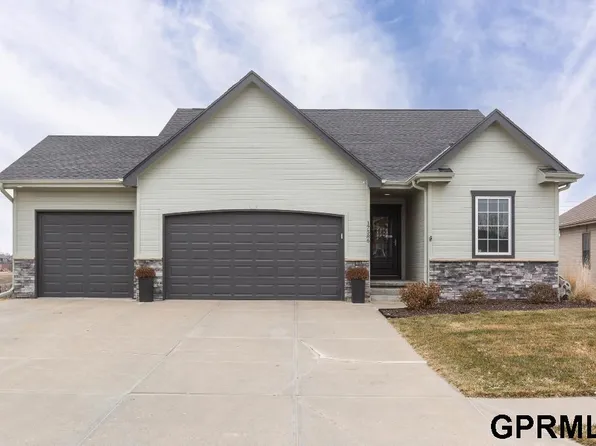 17586 Taylor St, Omaha, NE 68116