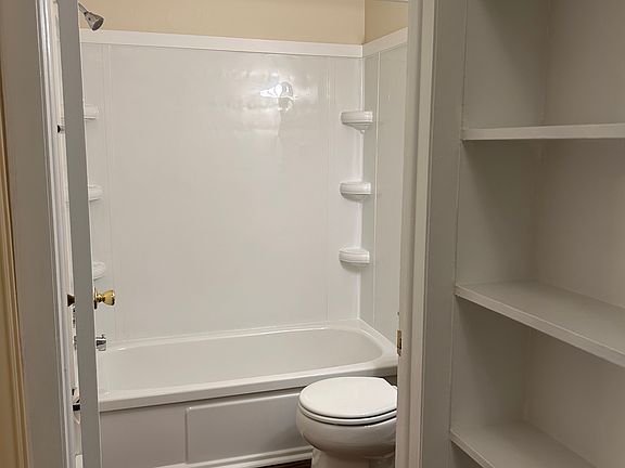 4th image of 300 Main St APT 7