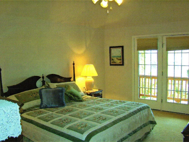 10700 Pointe View Dr — Photo 15