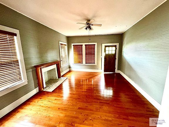 4th image of 302 E Adams St