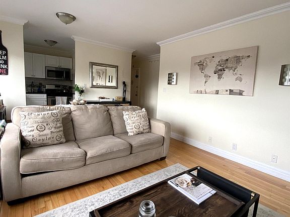 2nd image of 135 Montgomery St APT 4F
