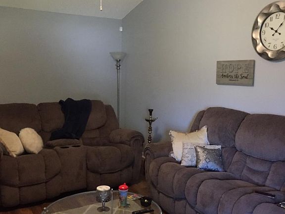 2nd image of 77 NE Shayna Dr