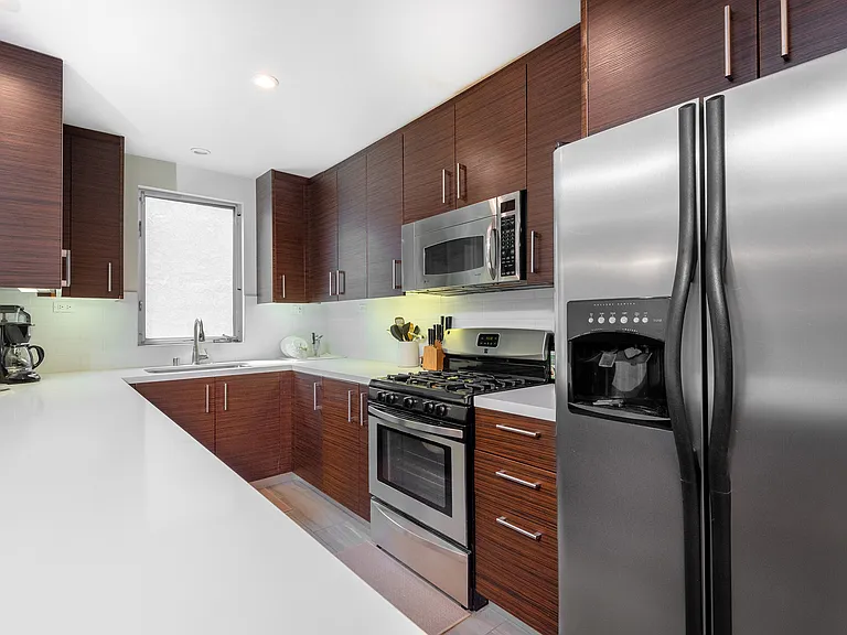 1620 Malcolm Ave #1 — Photo 7