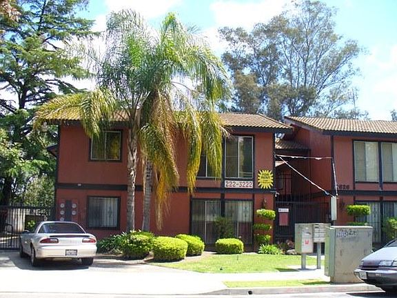 3rd image of 2626 N Maroa Ave #204