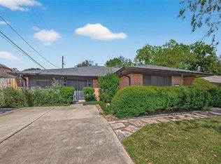 5326 Redstart St, Houston, TX 77096