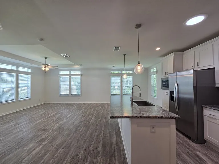 2879 Canyon Dr #689 — Photo 9