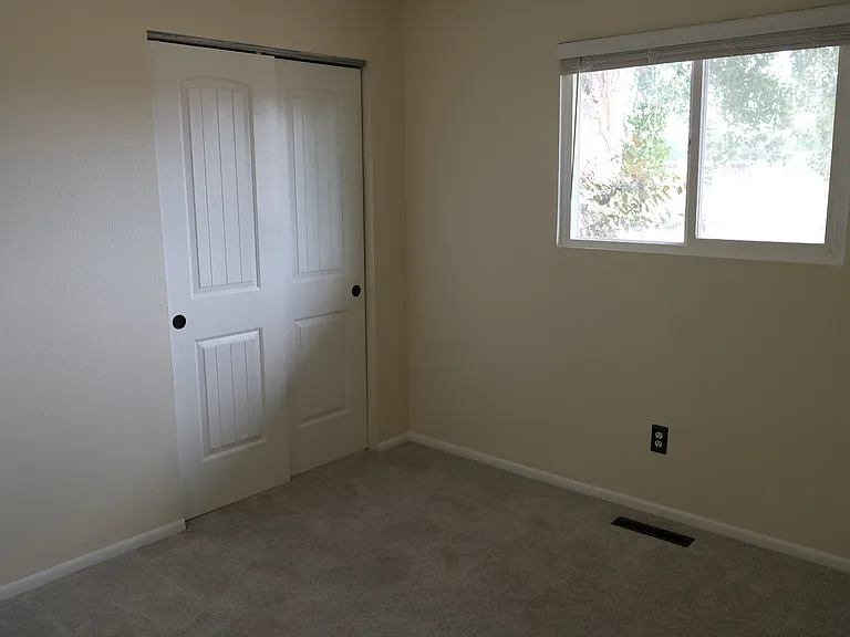 901 Elm St — Photo 17