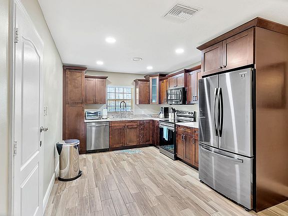 5th image of 6206 N Grady Ave