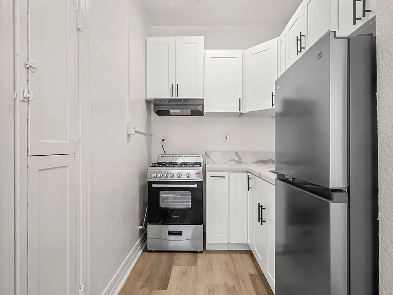 4144 W Adams Blvd #20 — Photo 3