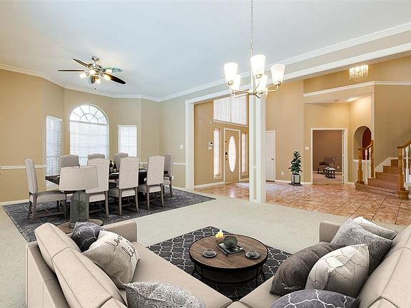 5th image of 724 Post Oak Dr