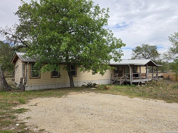 2nd image of 1819 Medina Circle