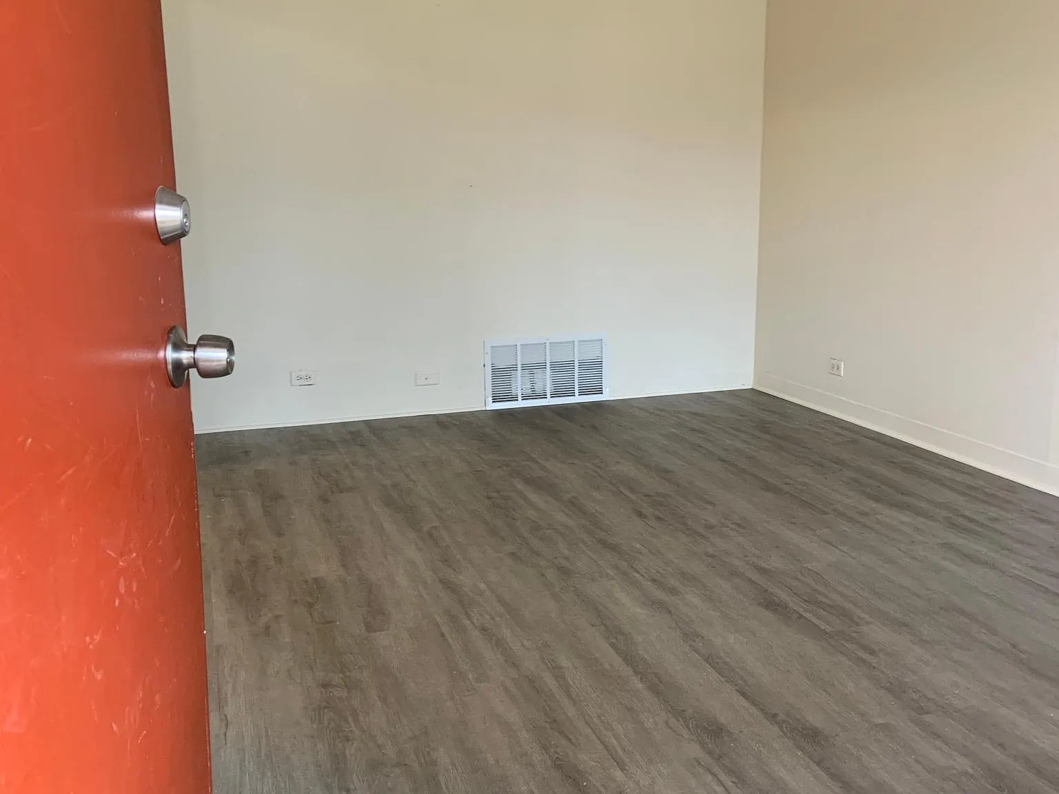 100 Vana Drive — Photo 4