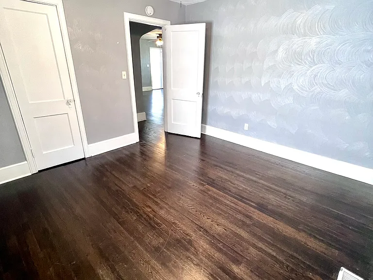 210 Pennsylvania Ave #1 — Photo 25