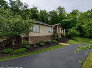 331 Manorview Dr, Dallas, PA 18612