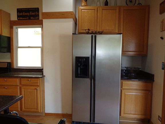 5th image of 4526 N Avers Ave