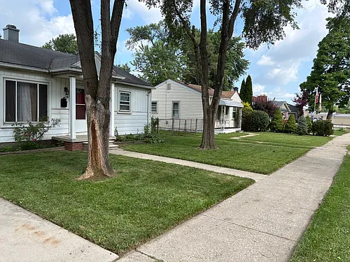 5876 Princess St Photo 1