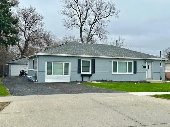 725 Cumberland St, Hoffman Estates, IL 60169