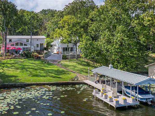 5461 Impala Point Dr, Athens, TX 75752