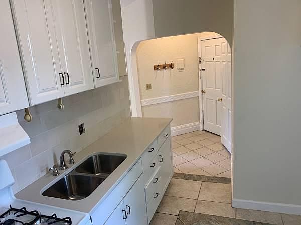 1st image of 103 Lake St Floor 3