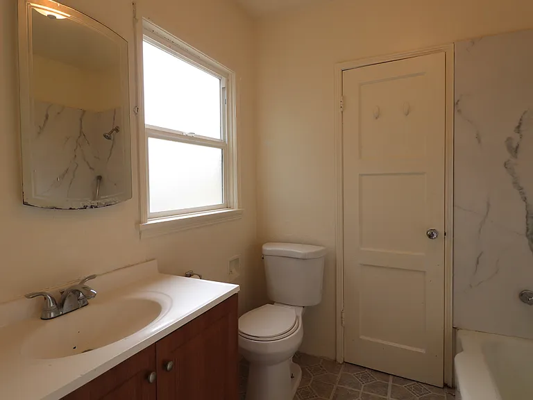 728 W El Camino St — Photo 2