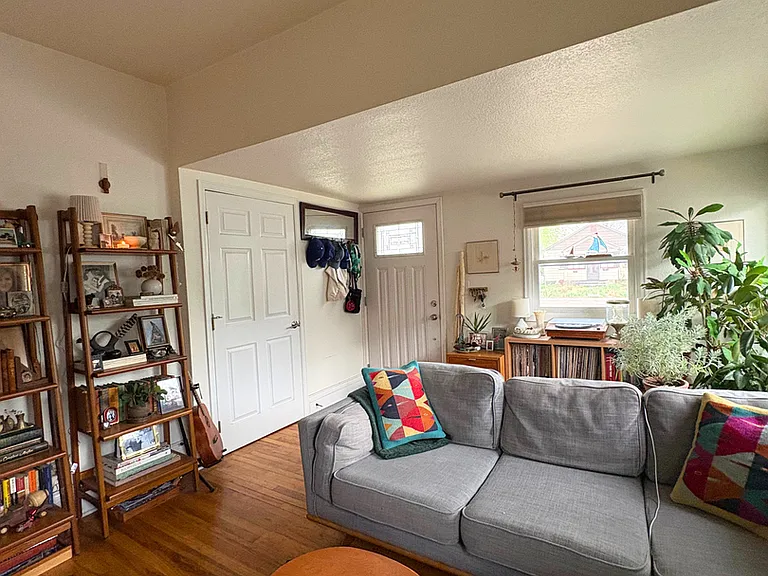 1025 Alta St — Photo 5