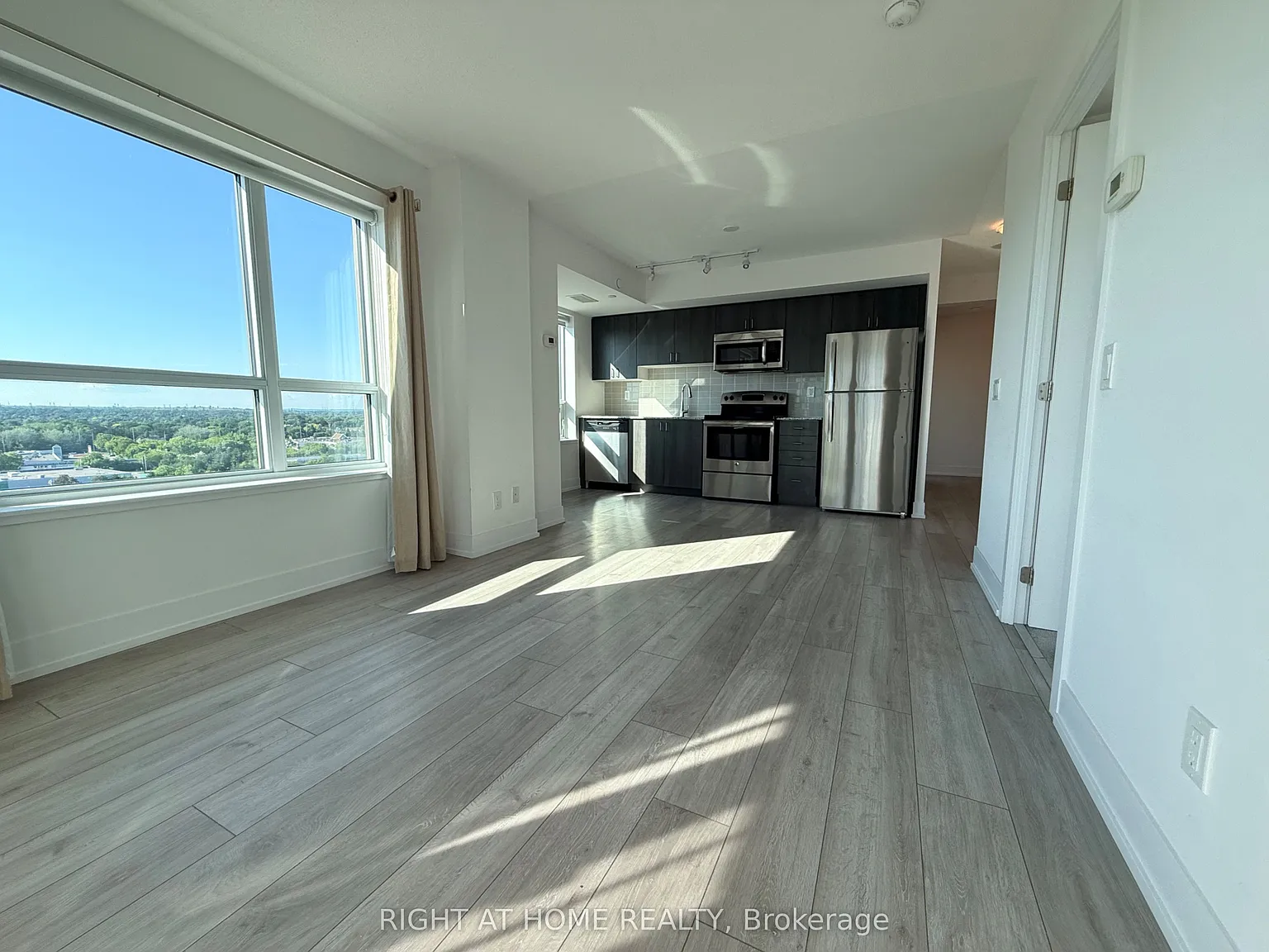 2 bed, $2,750 — Photo 1