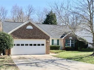 9509 Secretariat Dr, Charlotte, NC 28216