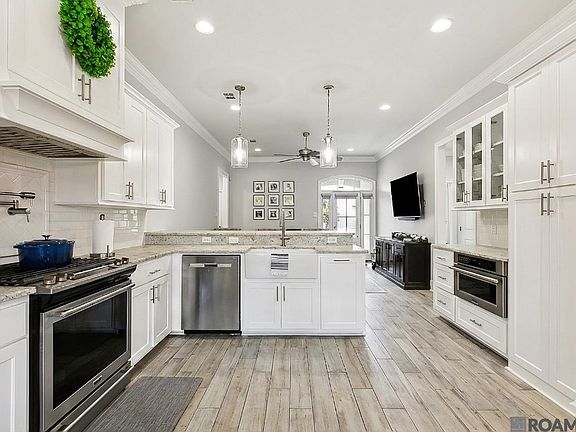 4th image of 2878 Lakeview Ln