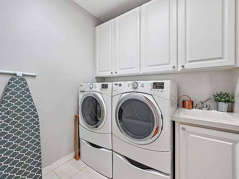107 Rivinia Dr — Photo 14