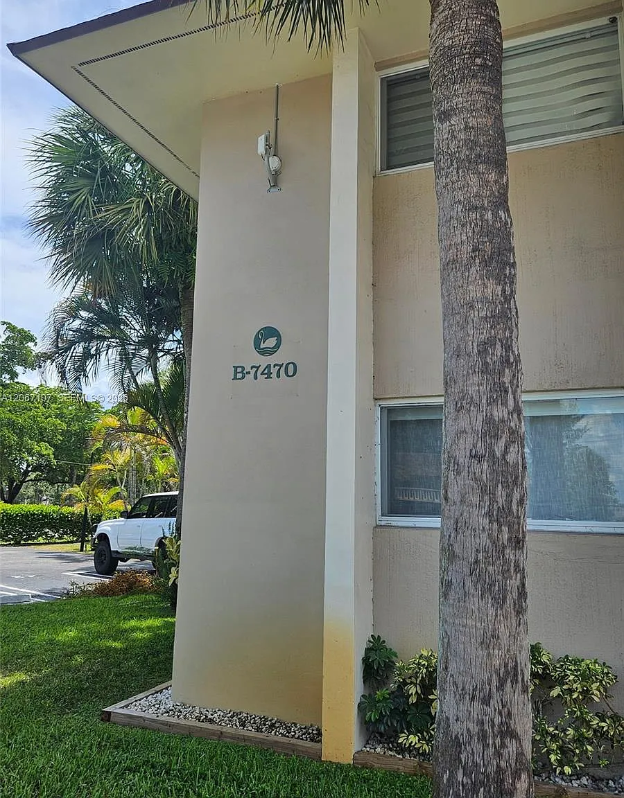 Villas Of Miami Lakes Con — Photo 1