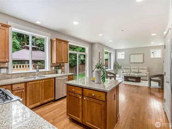17023 NE 120th Street, Redmond, WA 98052