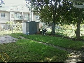 2nd image of 15916 Holmur St