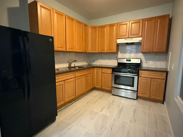 10532 130th St #2, South Richmond Hill, NY 11419