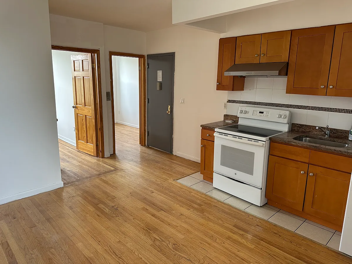 Building Photo - 6134 Madison St #4B