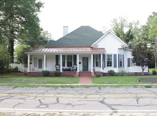 407 E 3rd Ave, Red Springs, NC 28377