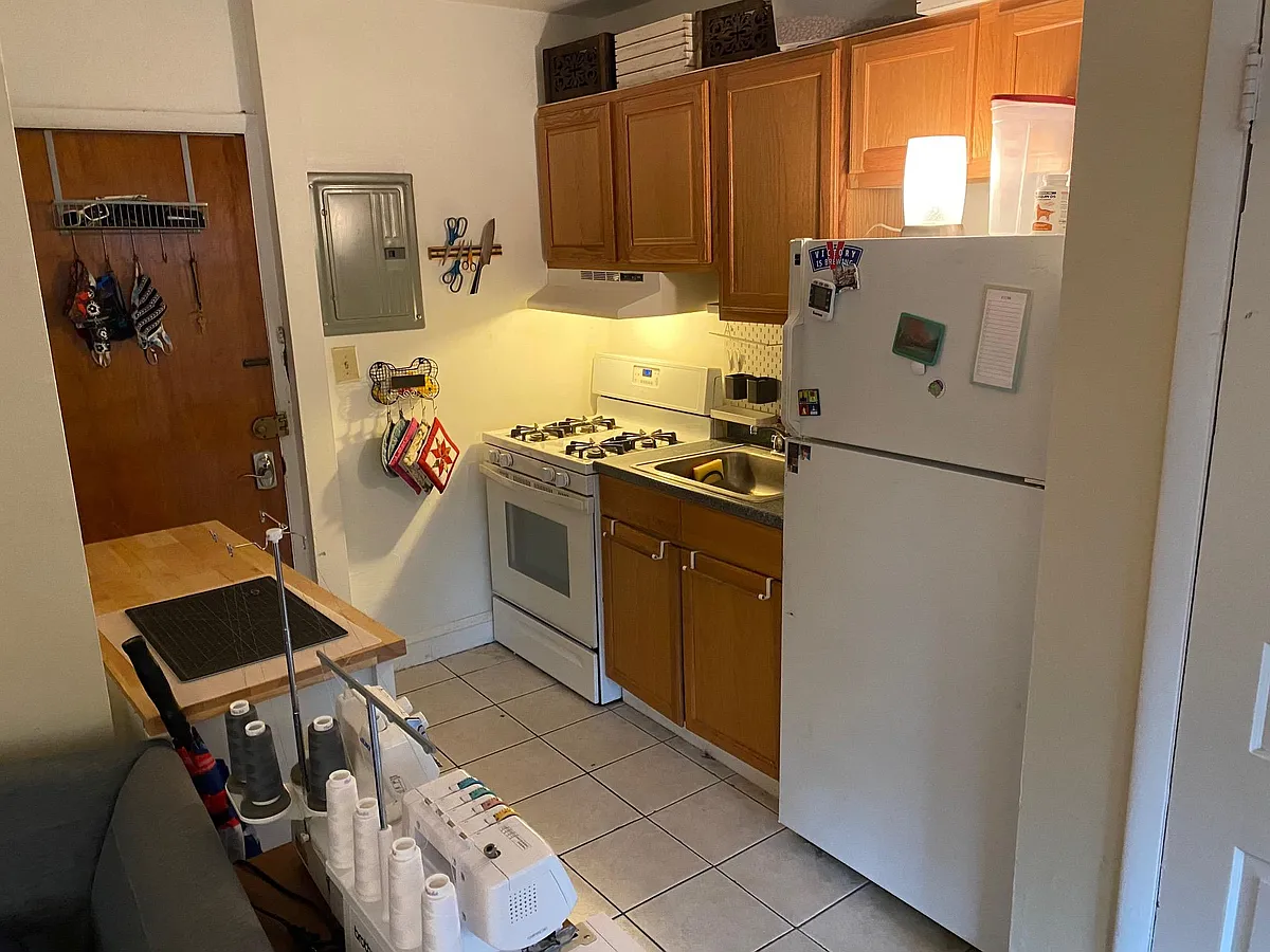 Building Photo - 4236 Spruce St #3F